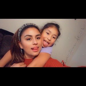 Meet your Posher, Roxana